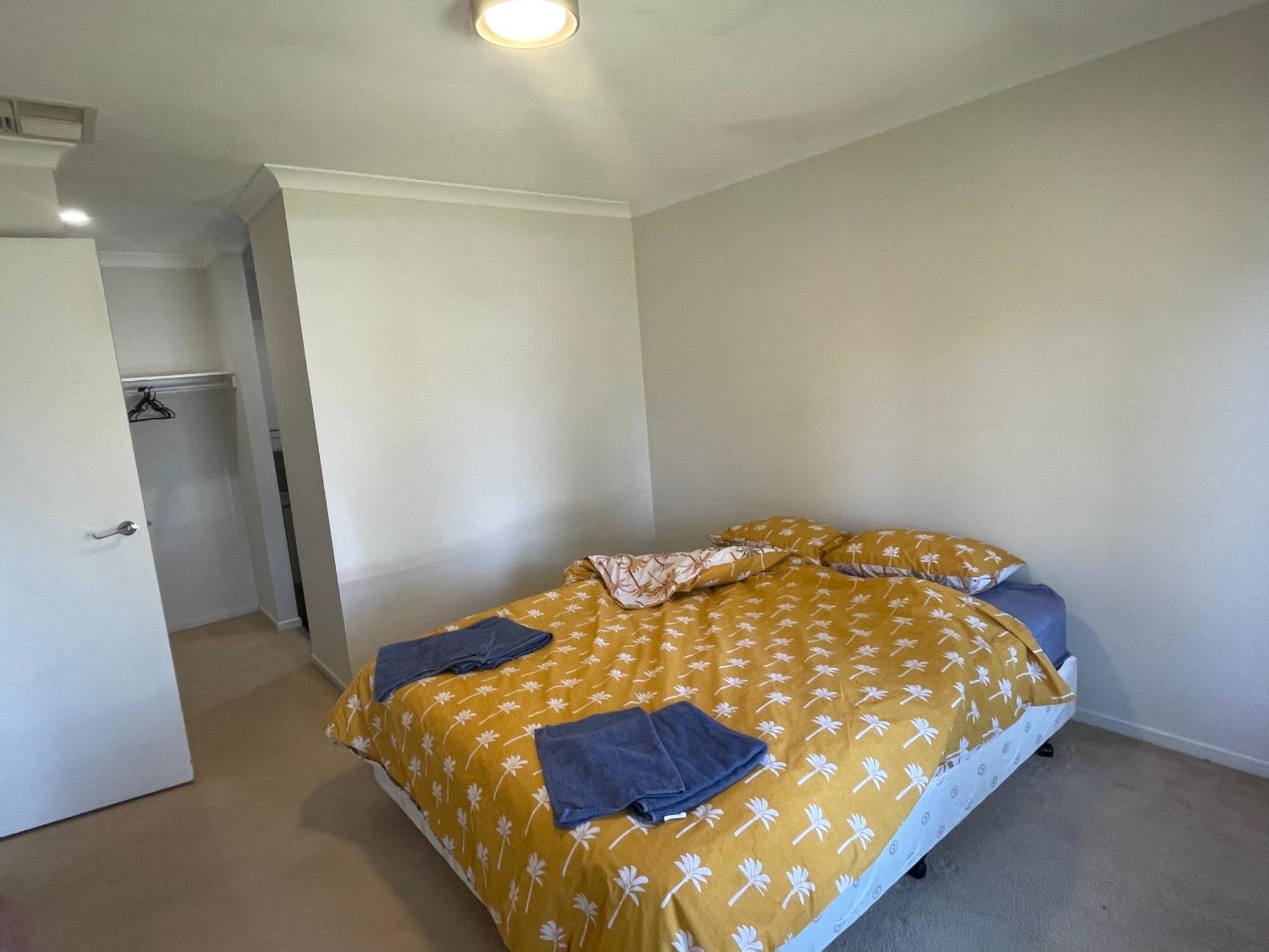 Elegant Master Bedroom With Private Bathroom Homestay *