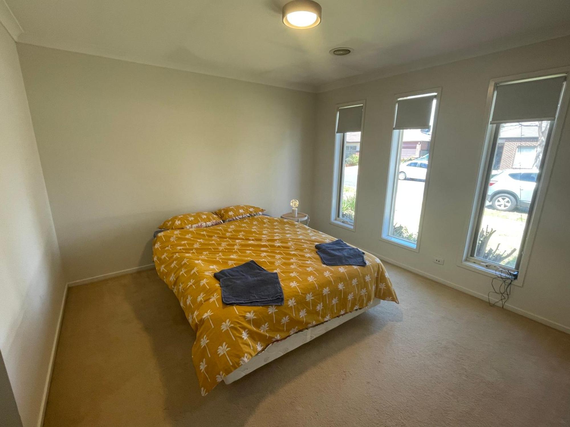 Homestay Elegant Master Bedroom With Private Bathroom *